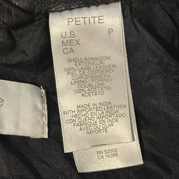 Liz Claiborne Black Lamb Leather Jacket Cropped Snap Front Peter Pan Collar - Picture 10 of 12